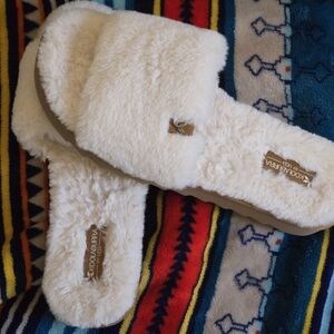 Koolaburra by UGG Cream Fuzzy Slippers